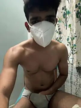 Naughtytomboy78 在線直播表演