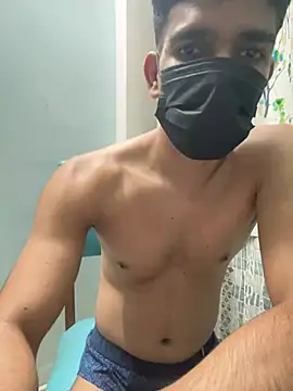 Naughtytomboy78 webkamerás műsora