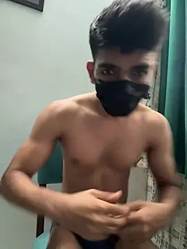 Show modela Naughtytomboy78 na web-kameri