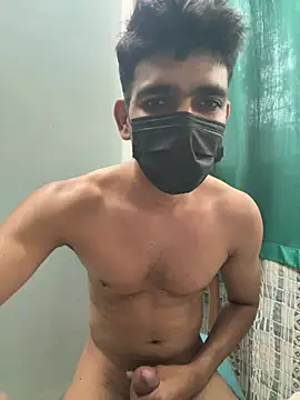 Naughtytomboy78 在線直播表演