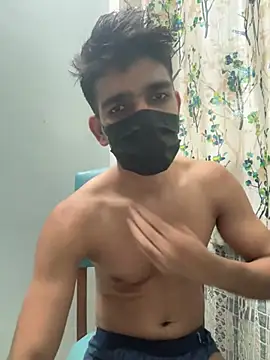 Naughtytomboy78 在線直播表演