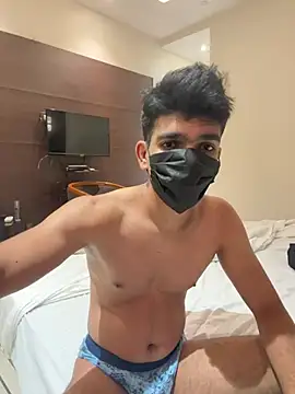 Show modela Naughtytomboy78 na web-kameri
