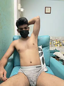 Naughtytomboy78 网络视讯表演