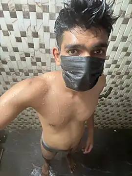Naughtytomboy78 在線直播表演