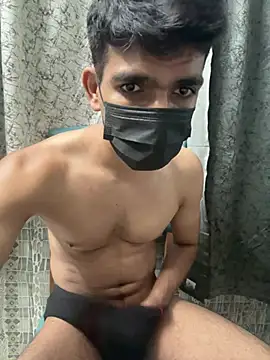 Naughtytomboy78 在線直播表演