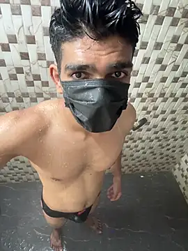 Show modela Naughtytomboy78 na web-kameri