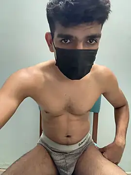 Pokazy przed kamerką – Naughtytomboy78