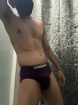 Show modela Naughtytomboy78 na web-kameri