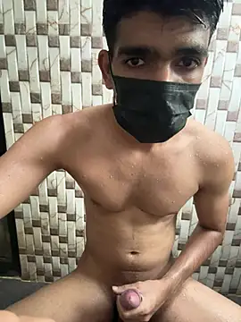 Naughtytomboy78 webkamerás műsora
