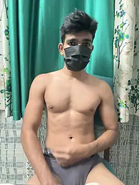Naughtytomboy78 在線直播表演