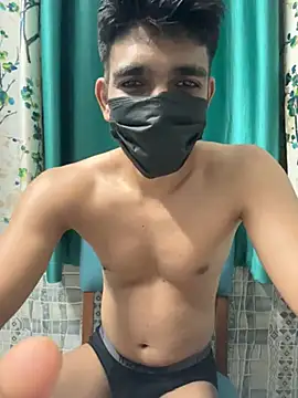 Pokazy przed kamerką – Naughtytomboy78