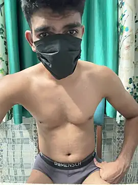 Naughtytomboy78 在線直播表演
