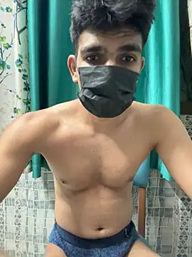 Show modela Naughtytomboy78 na web-kameri