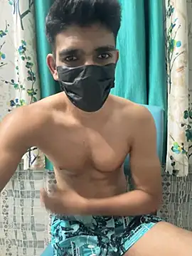 Naughtytomboy78 webkamerás műsora