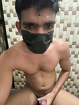 Naughtytomboy78 在線直播表演
