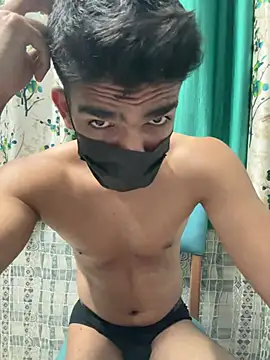 Show modela Naughtytomboy78 na web-kameri
