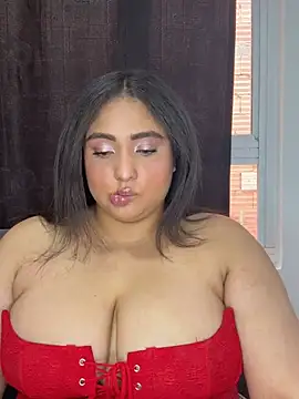 Show modela Selenee23 na web-kameri