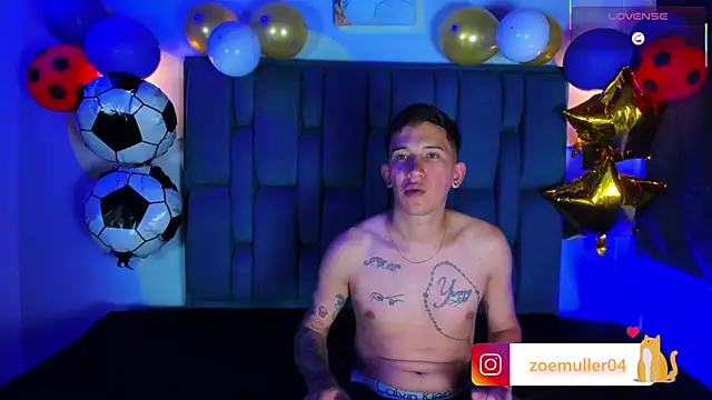 Zoe_Axel1n Webbikameraesitys
