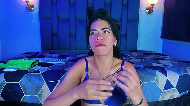 Zoe_Axel1's Webcam Show