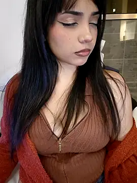 Hannae3 Adlı Modelin Canlı XXX Sohbeti
