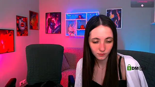 bella_dorn Show in webcam