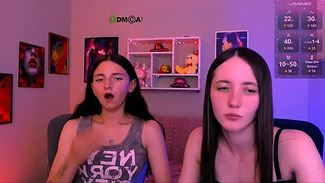 bella_dorn Show in webcam
