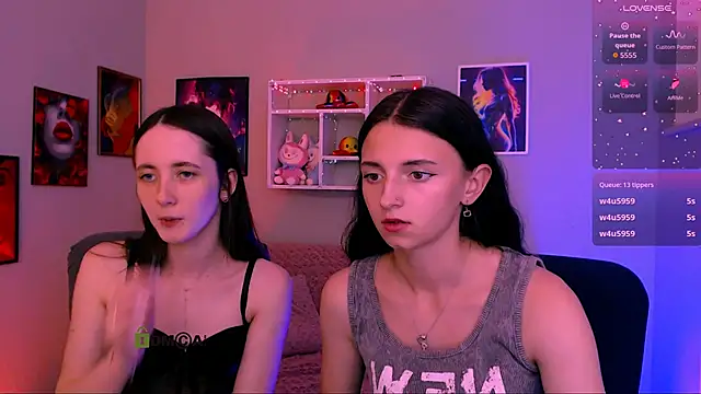 bella_dorn Show in webcam