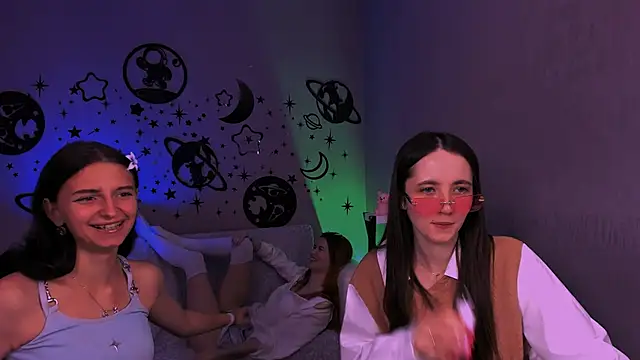 Pokazy przed kamerką – bella_dorn