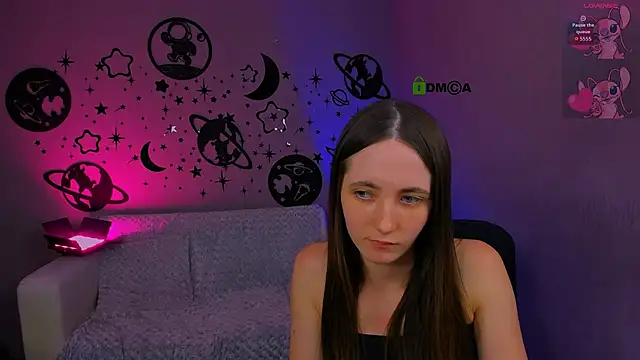 bella_dorn Show in webcam
