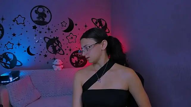 bella_dorn's Webcam Show