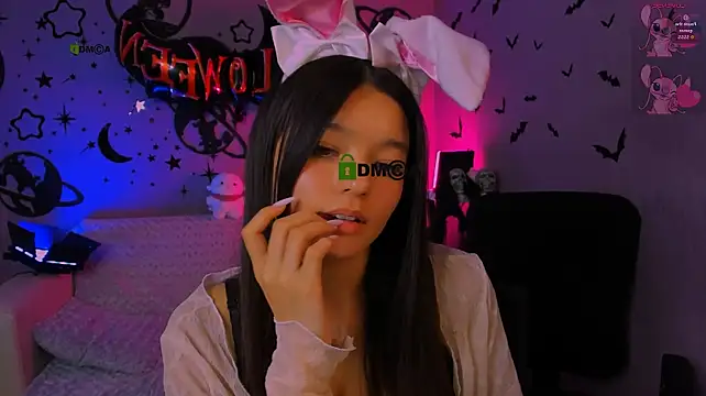 bella_dorn's Webcam Show