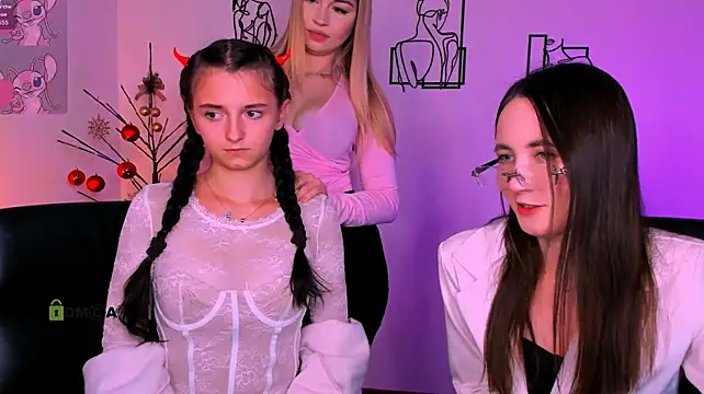 bella_dorn's Webcam Show