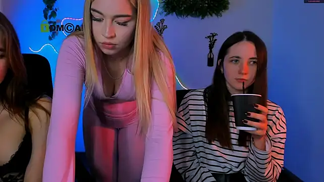 Pokazy przed kamerką – bella_dorn