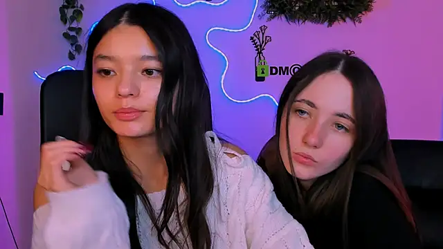 bella_dorn Show in webcam