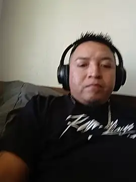 SoulfulLogania Show in webcam