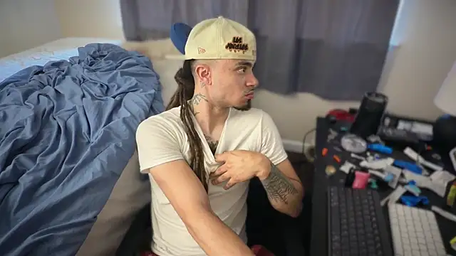thxbxbydjxc Show in webcam