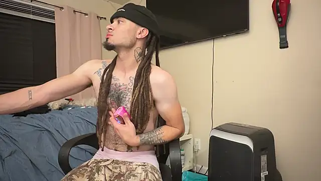 thxbxbydjxc Show in webcam