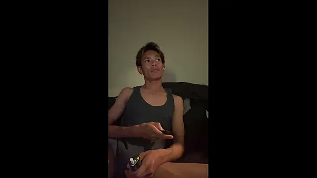 HORNY_RYU: διαδικτυακό σόου στην κάμερα