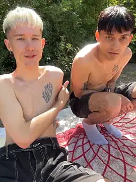 عرض كام AlphaTwinks