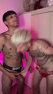 AlphaTwinks Show in webcam