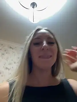 LexyTuned Show in webcam