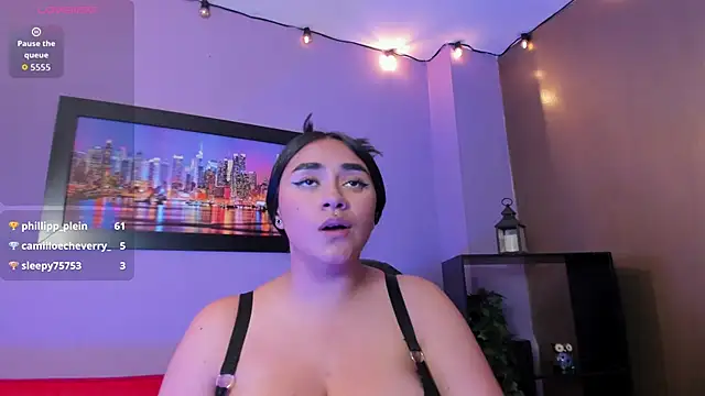 Lucyy_tits' Live XXX Chat