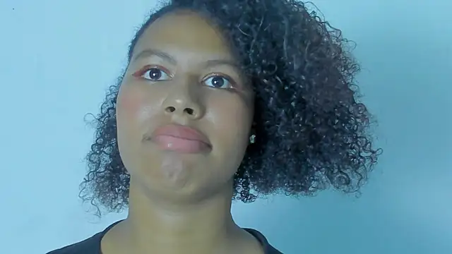 Chat +18 de tatianasquirthot ao vivo