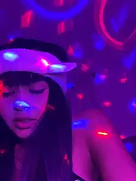 Pokazy przed kamerką – sarita_violet07