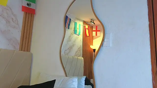 j_belle_'s Live XXX Chat