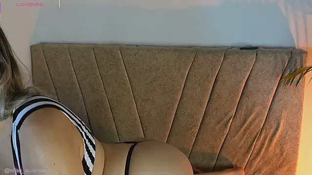 EliseColeman 现场XXX聊天