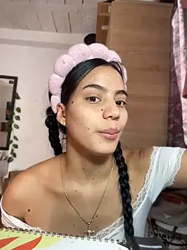 Chat +18 de Ariel_blake ao vivo