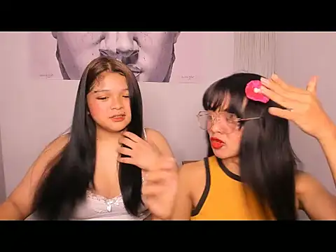 YunaBigCock webkamerás műsora