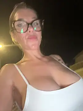 XXX chat uživo modela NikytaX