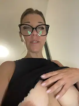 XXX chat uživo modela NikytaX
